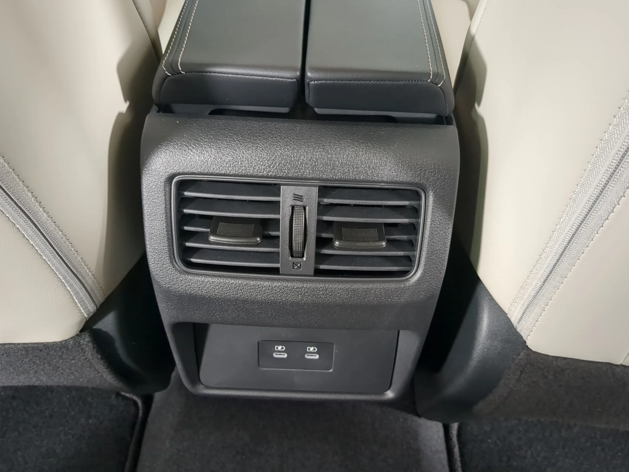 New 2027 Everest White Pearl Tricoat Nissan SV image 24