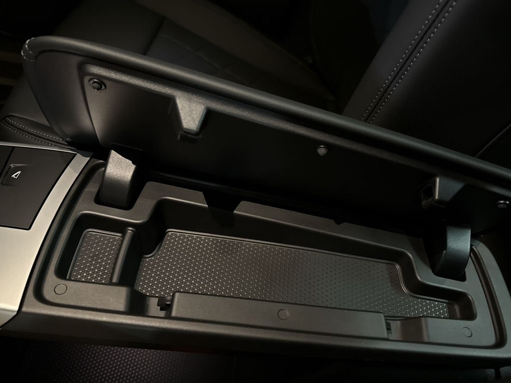 New 2027 Black Sapphire Metallic BMW xDrive28i image 21
