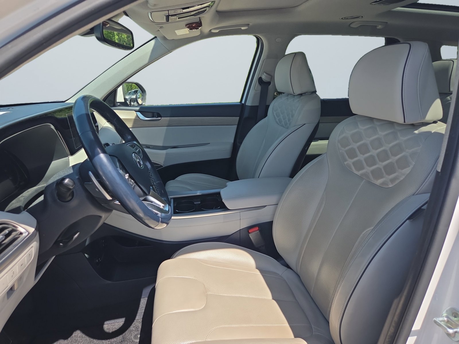 Used 2021 Hyper White Hyundai Limited image 9