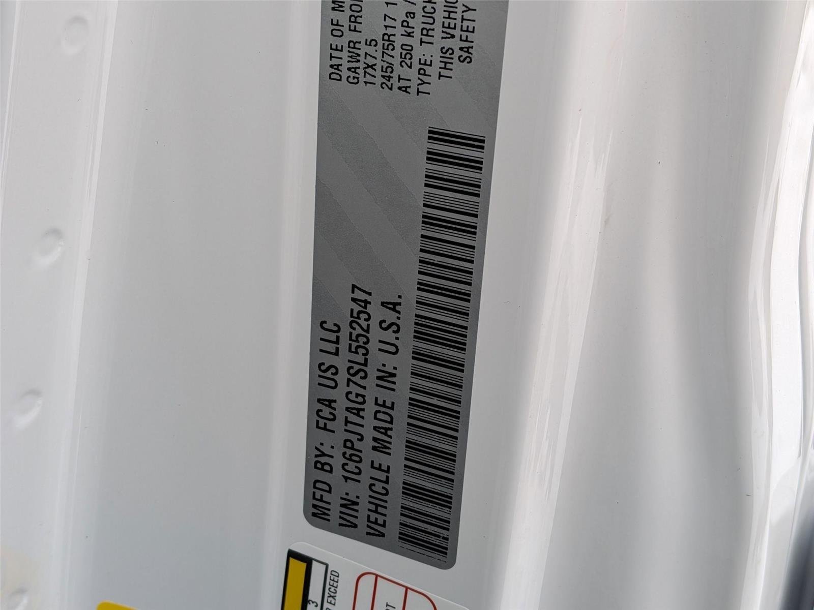 New 2025 Bright White Clear-Coat Exterior Paint Jeep Sport S image 35