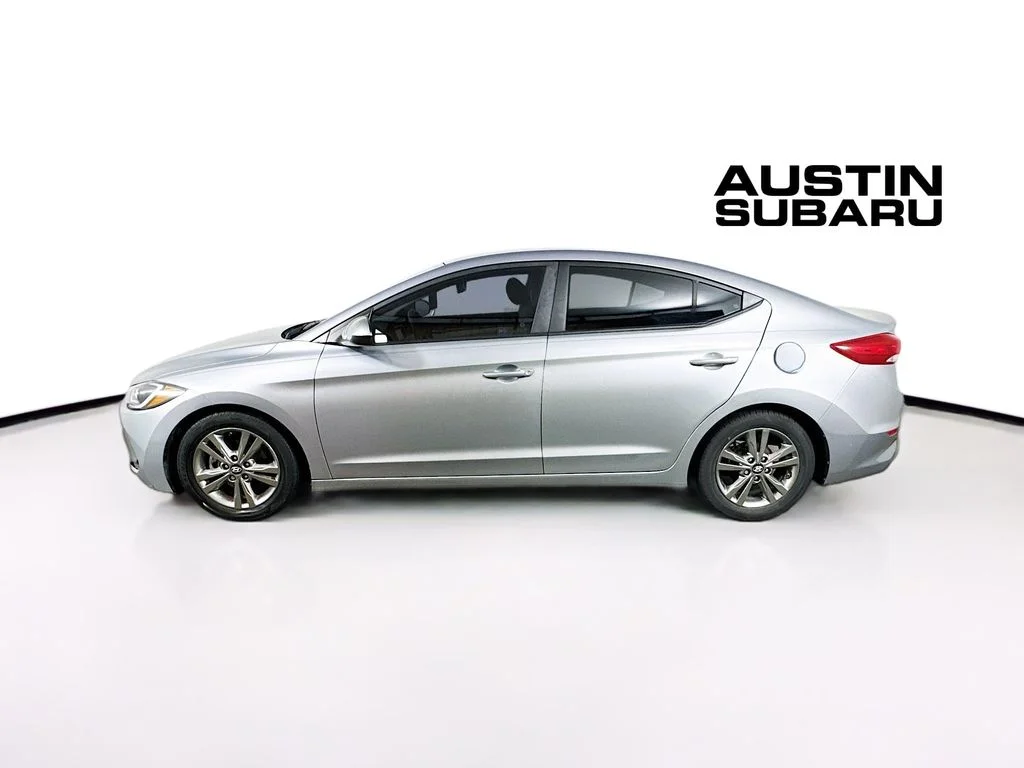 Used 2017 Gray Hyundai SE image 4