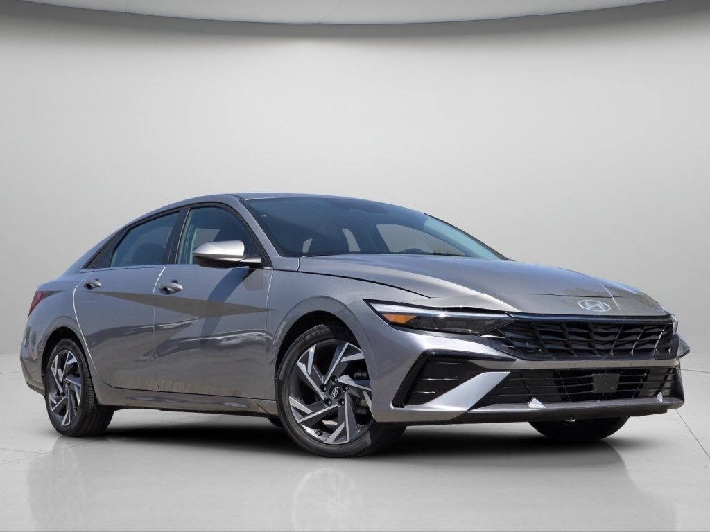 Used 2025 Fluid Metal Hyundai SEL Convenience image 2