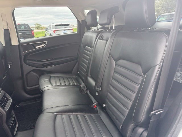 Used 2018 Oxford White Ford SEL image 25