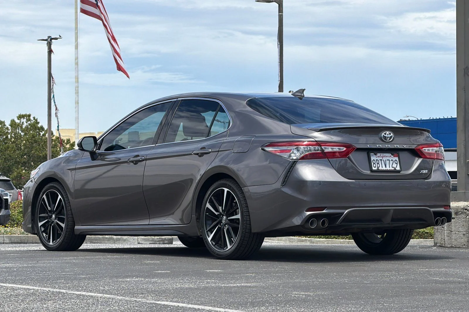 Used 2018 Gray Toyota XSE image 7
