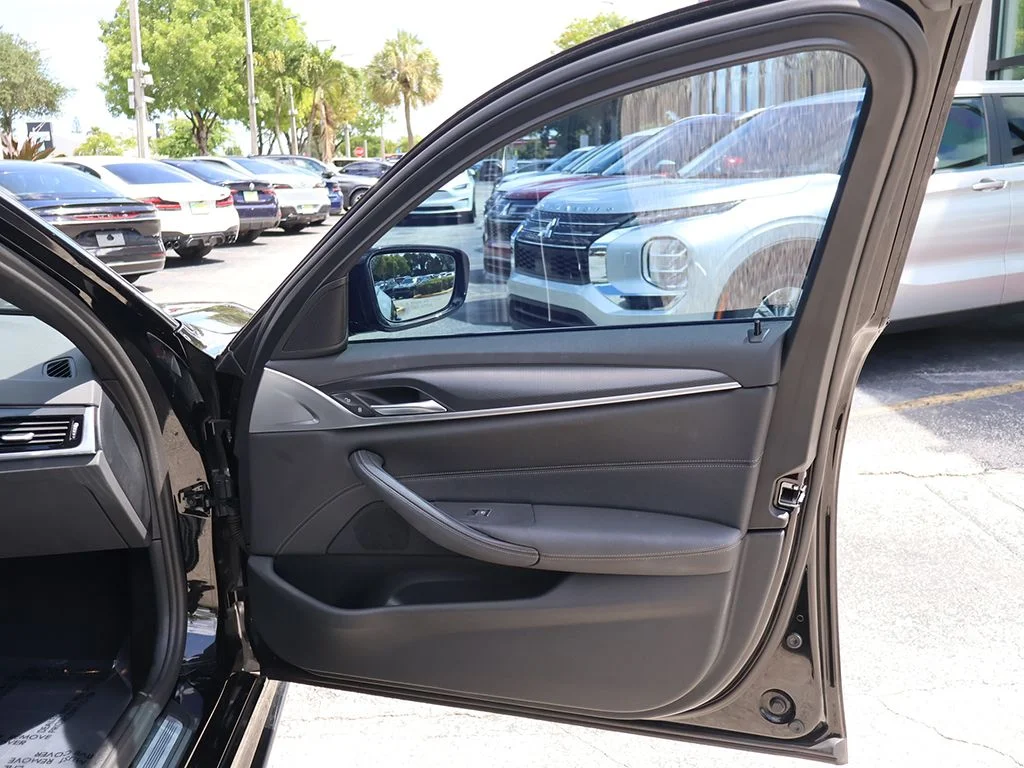 Used 2023 Black BMW 530i image 27