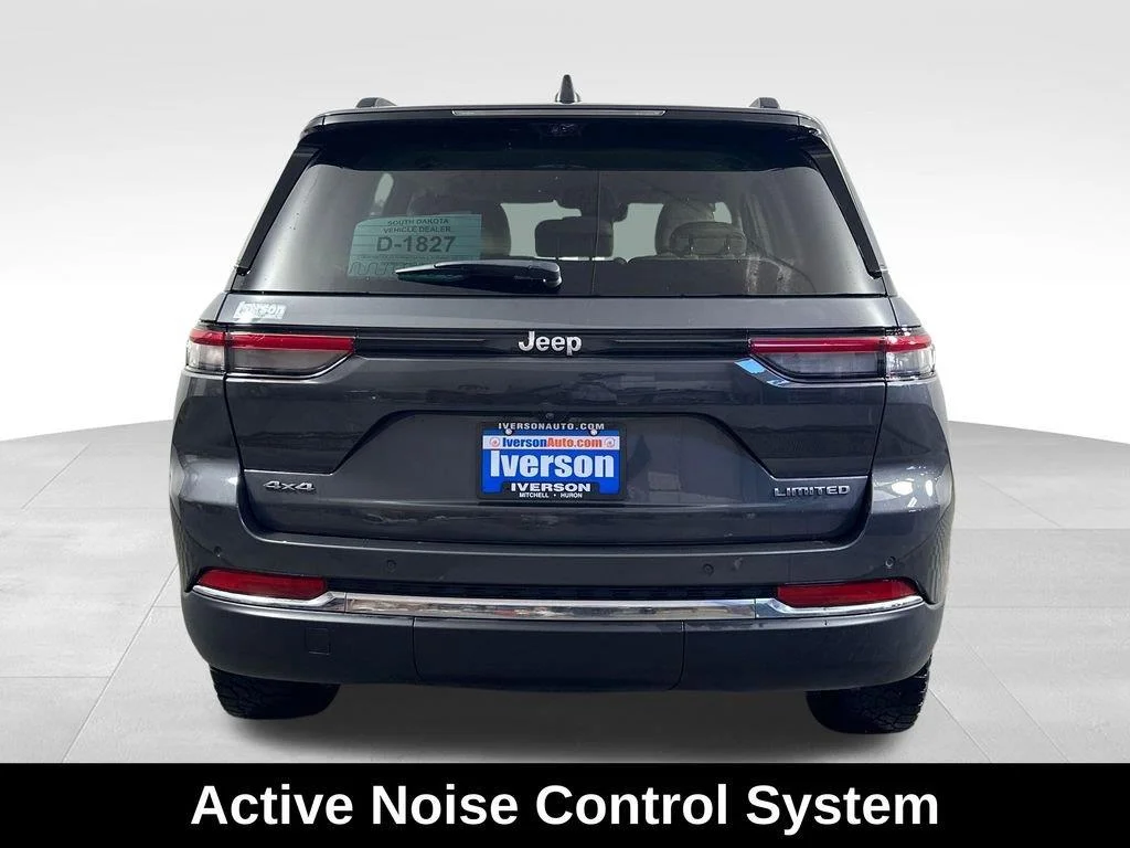 Used 2022 Baltic Gray Metallic Clearcoat Jeep Limited image 10