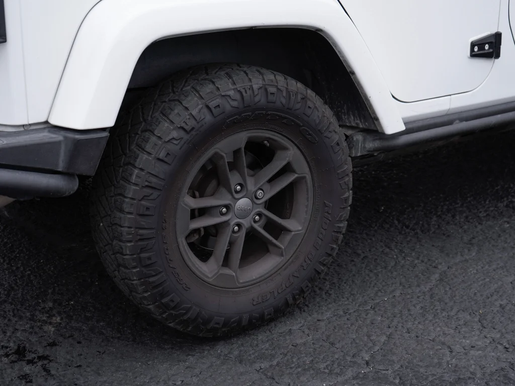 Used 2017 Bright White Clearcoat Jeep Winter image 11