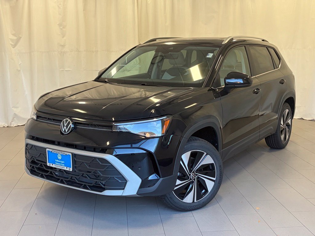 New 2026 Deep Black Pearl Volkswagen 1.5T SE image 3