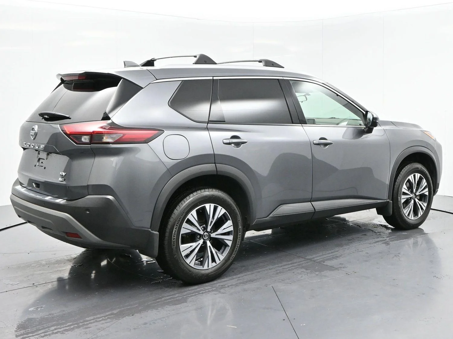 Used 2021 Gun Metallic Nissan SV image 7
