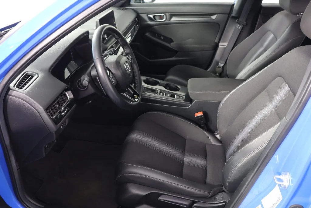 Used 2025 Boost Blue Pearl Honda Sport image 17