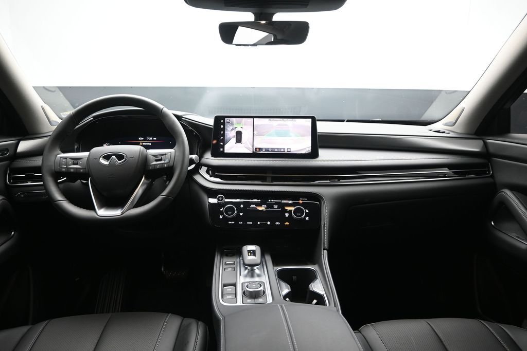 New 2026 RADIANT WHITE INFINITI Luxe FWD image 19