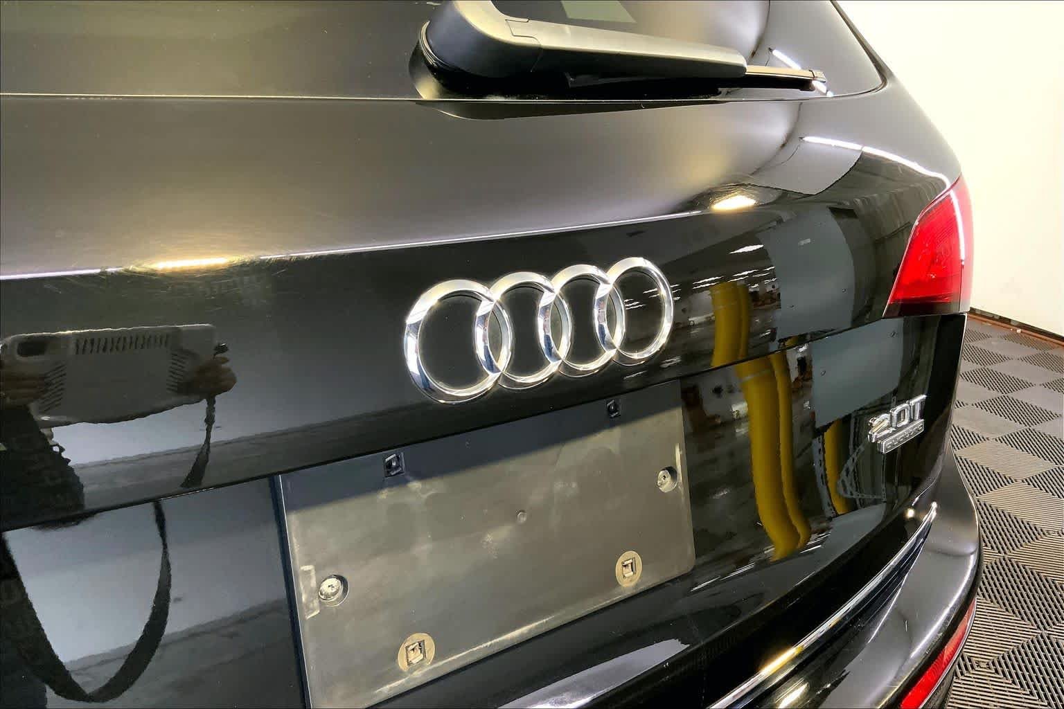 Used 2017 Brilliant Black Audi Premium image 33