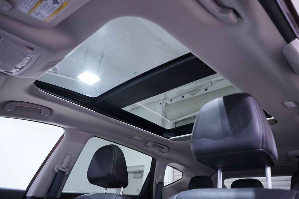 Used 2022 Almond Pearl Nissan Platinum image 19