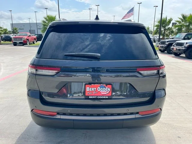 Used 2026 Gray Jeep Limited image 7