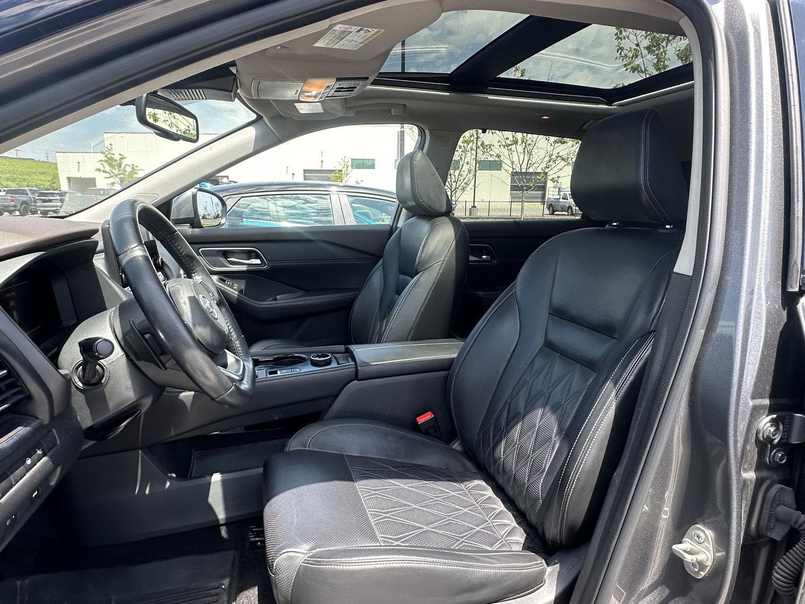Used 2021 Gun Metallic Nissan Platinum image 8