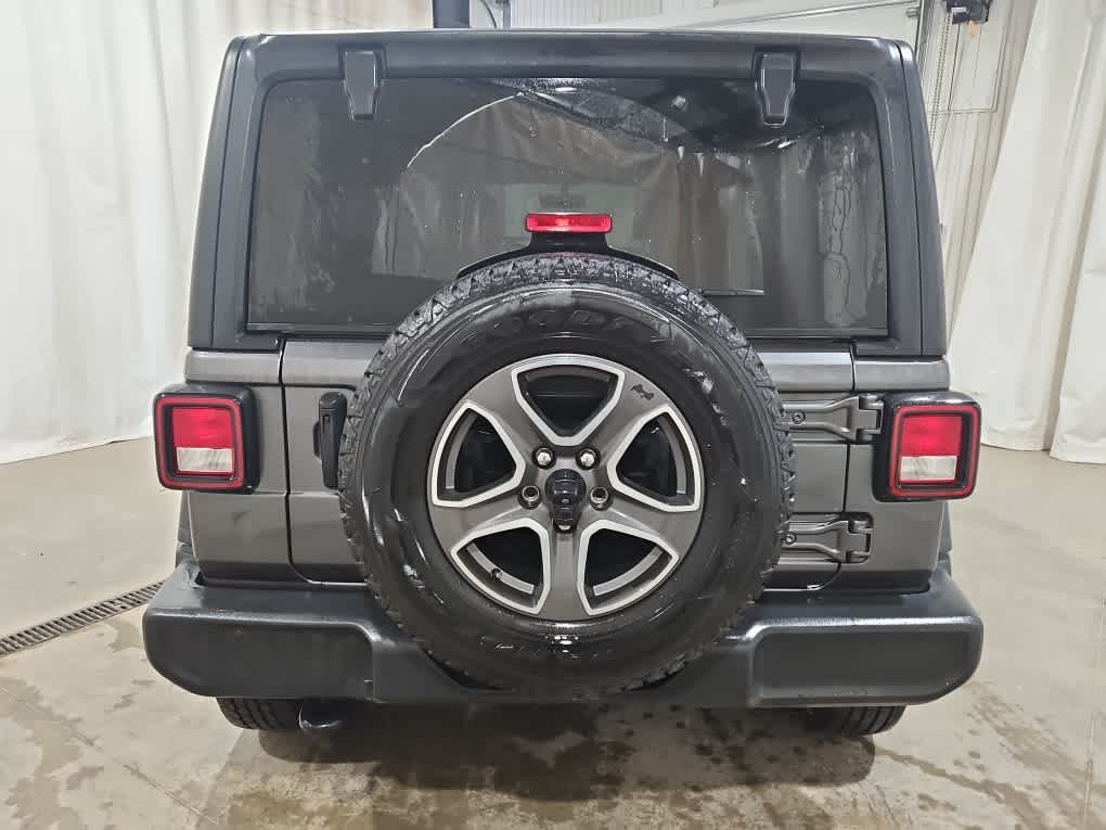 Used 2022 Granite Crystal Metallic Clearcoat Jeep Unlimited Sport S image 6