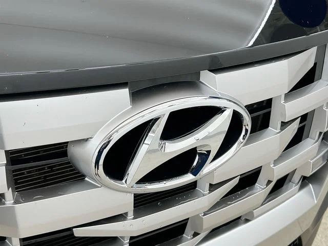 Used 2023 Black Hyundai SEL image 38
