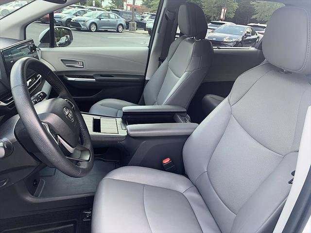Certified Used 2023 WIND CHILL PEARL* Toyota  image 10