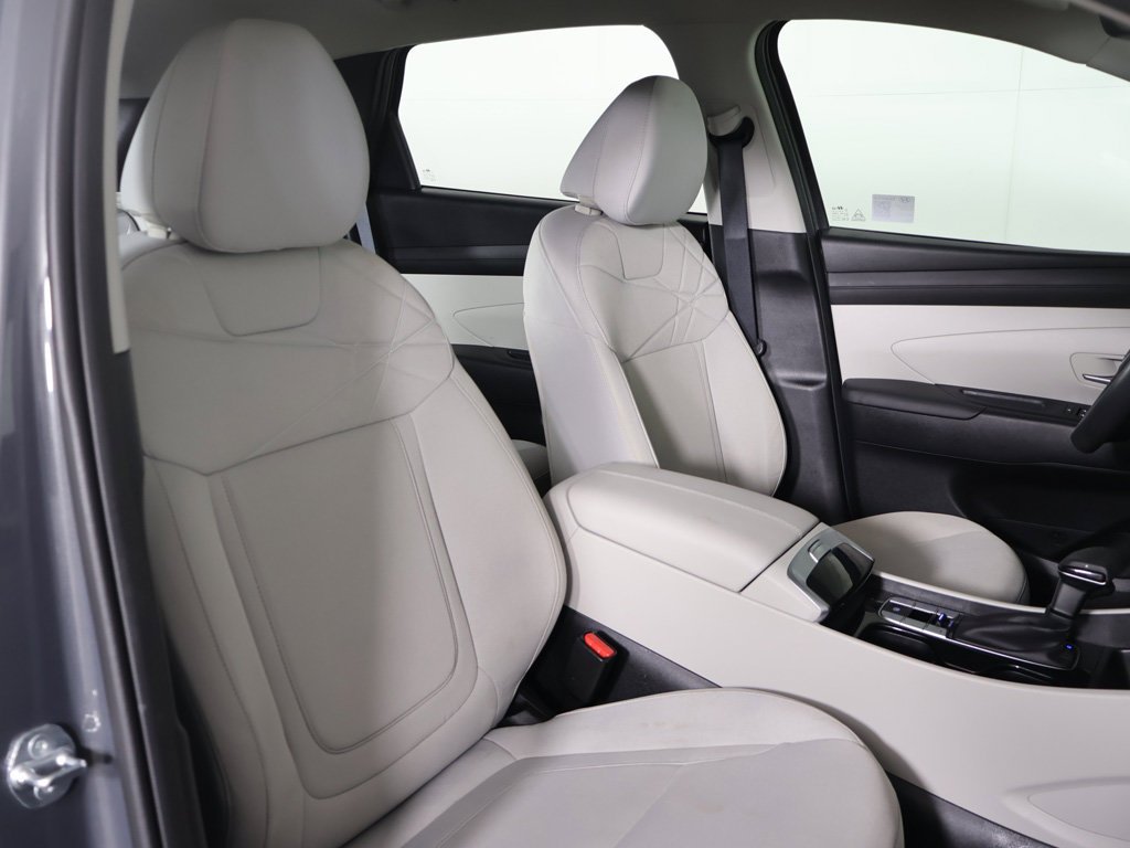 Certified Used 2025 Gray Hyundai SE image 25