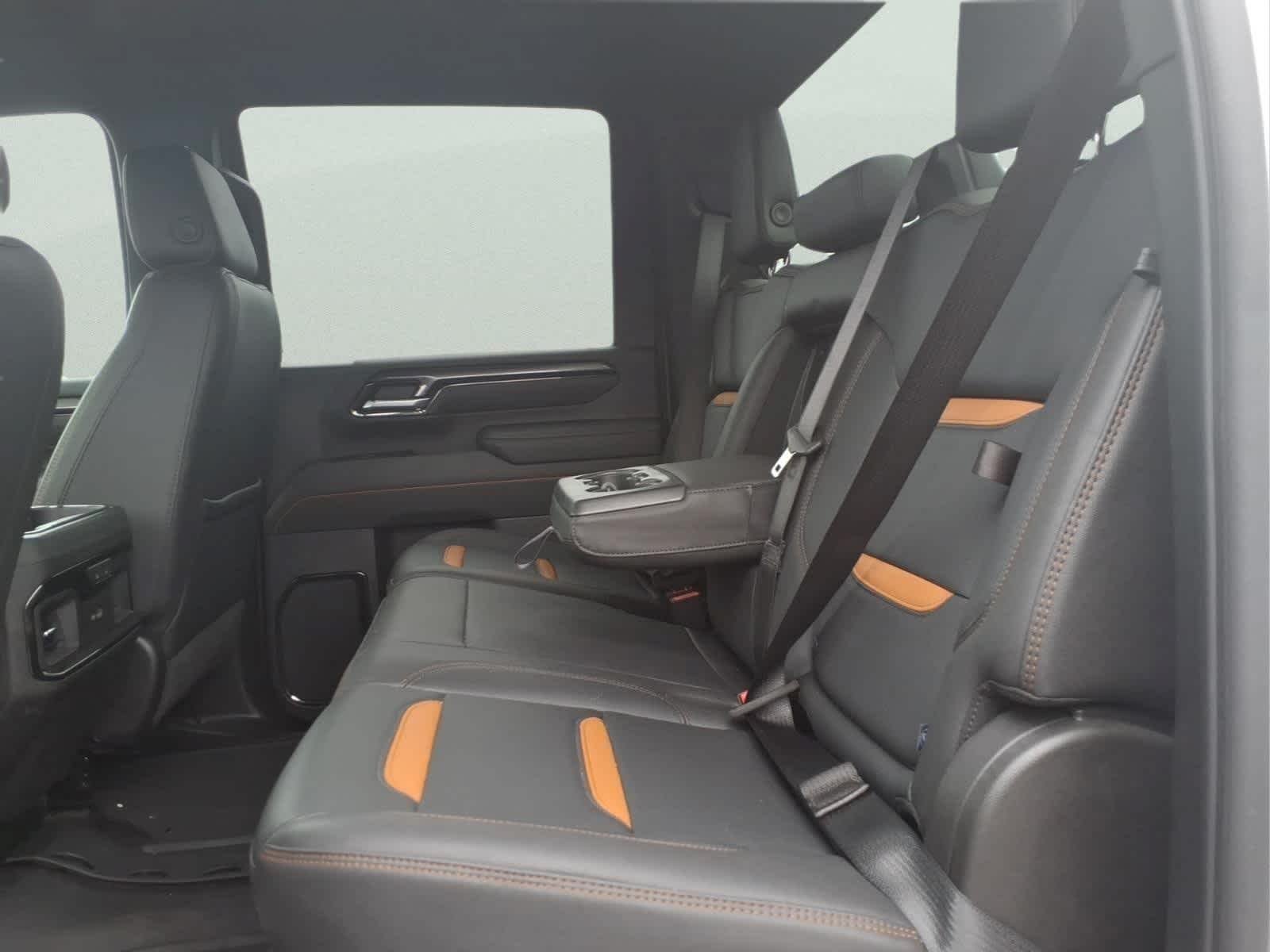 Used 2025 Summit White GMC AT4 image 29