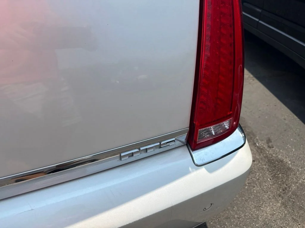 Used 2011 White Cadillac Platinum image 23