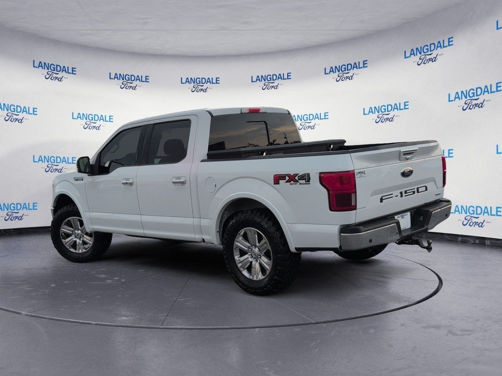 Used 2020 Oxford White Ford Lariat image 9