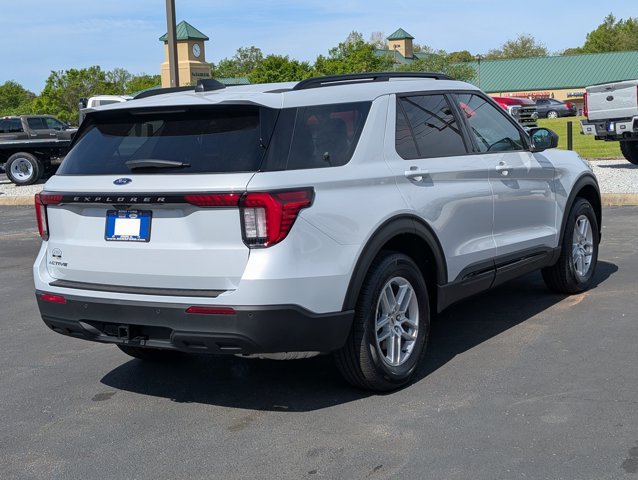 New 2026 Space White Metallic Ford Active image 9