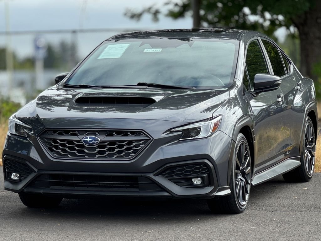 Used 2022 Magnetite Gray Metallic Subaru Limited image 2