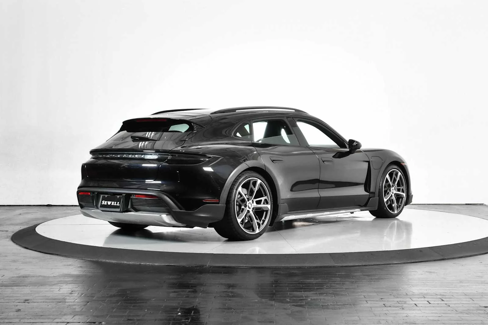 Used 2021 Jet Black Metallic Porsche 4 image 6
