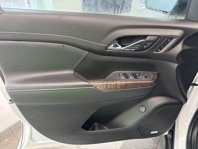 Used 2021 White GMC Denali image 22