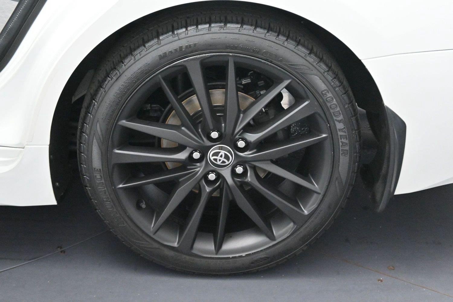Used 2022 Wind Chill Pearl Toyota XSE image 37
