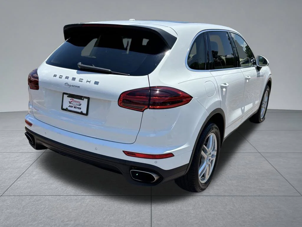 Used 2016  Porsche Base image 13