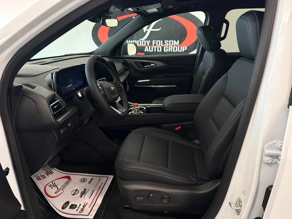New 2027 Summit White Chevrolet LT image 8