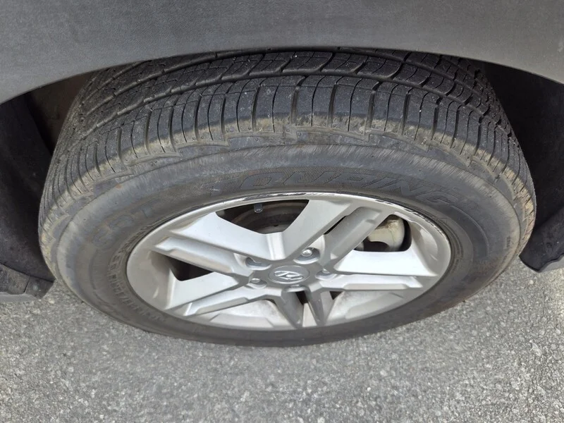 Used 2023 Silver HYUNDAI SE Auto AWD image 5