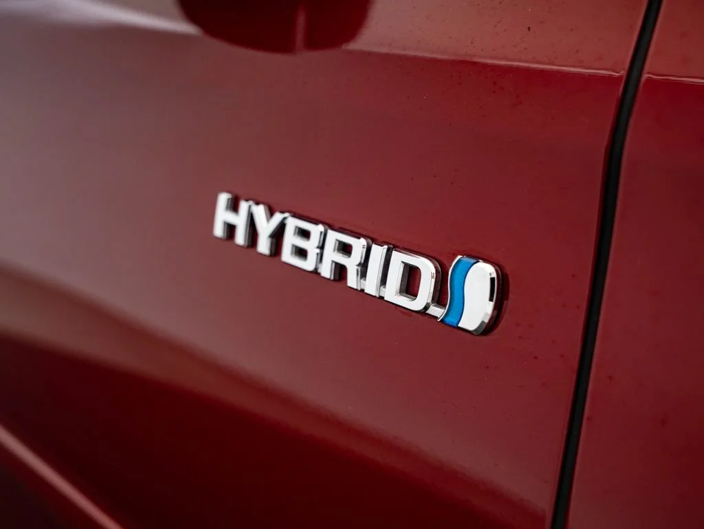 Used 2020 Ruby Flare Pearl Toyota Limited image 16