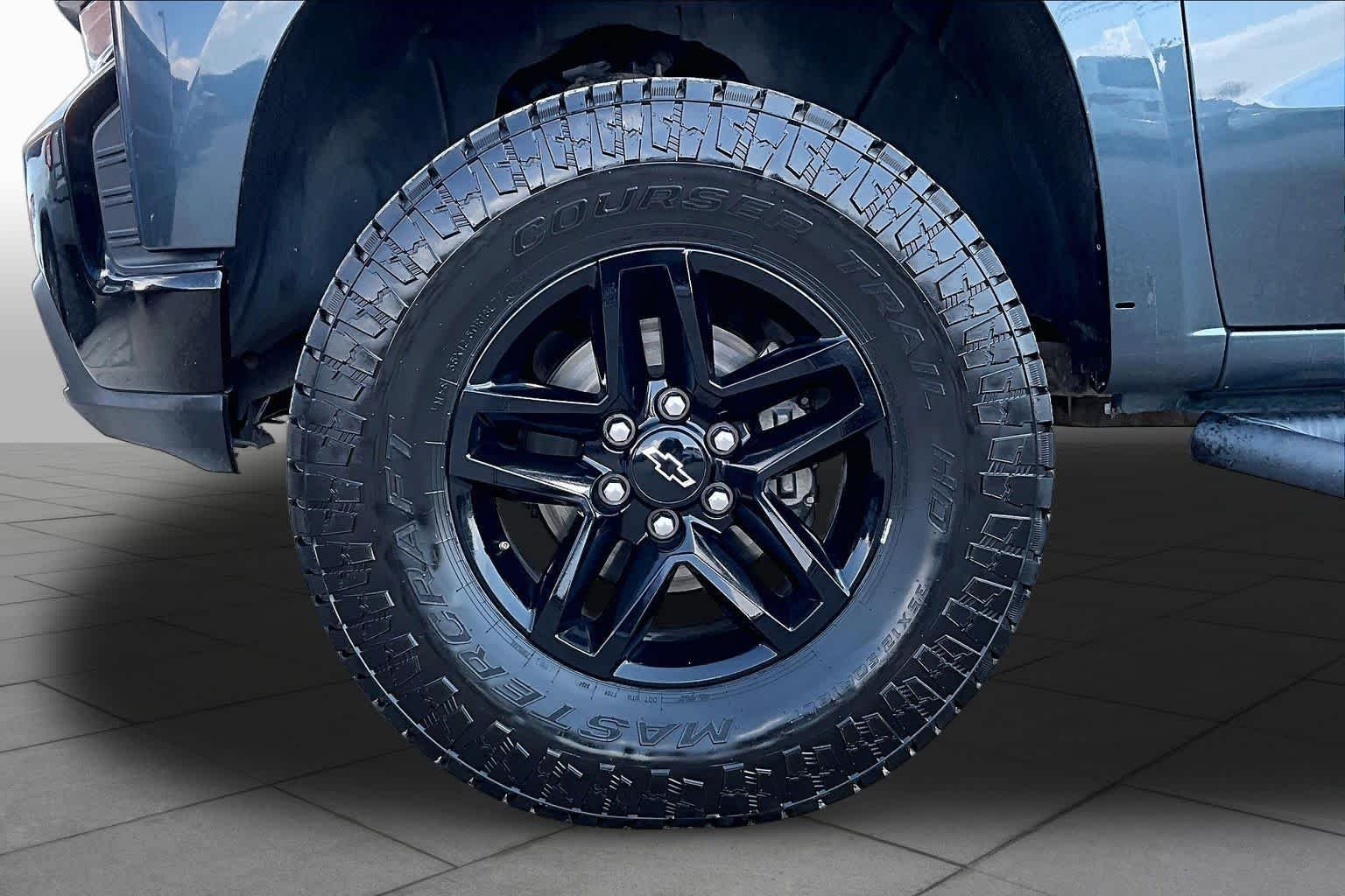 Used 2019 Shadow Gray Metallic Chevrolet LT Trail Boss image 11