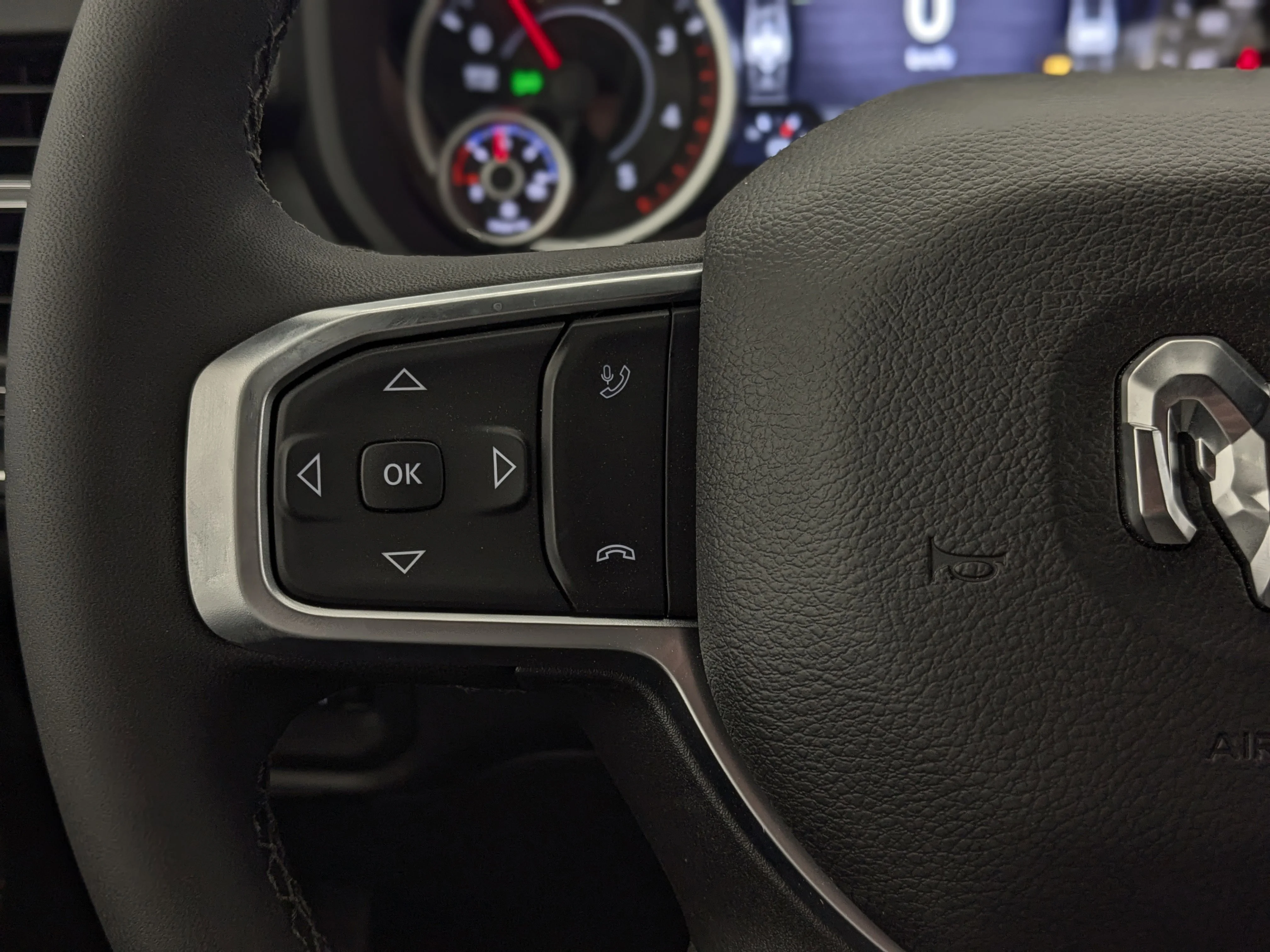 New 2026 Blue RAM Big Horn - - 6.7L HO Diesel - 5th Wheel/Gooseneck Prep - Sport App Pkg - Nav - Cargo Cam & More! image 17