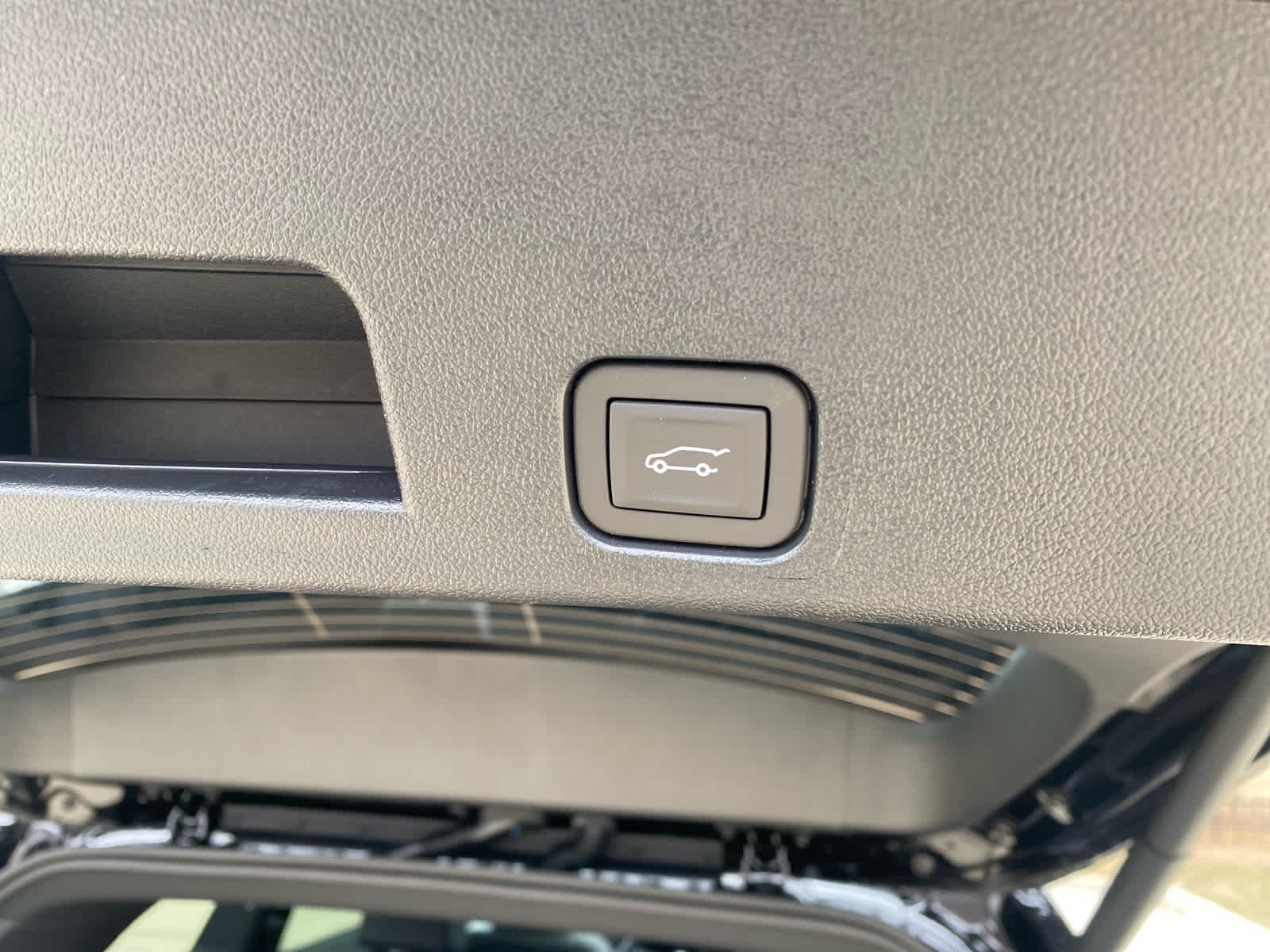 New 2026 Ebony Twilight Metallic Buick Avenir image 34