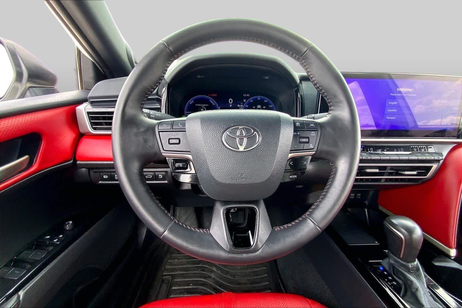 Used 2025 Wind Chill Pearl Toyota XSE image 6