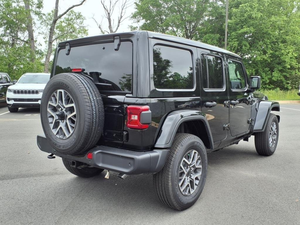 Used 2025 Black Clearcoat Jeep Sahara image 19