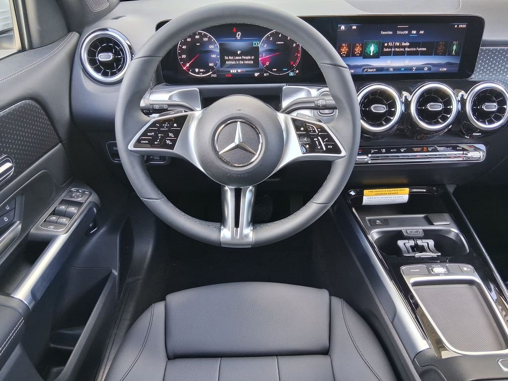 New 2026 Polar White Mercedes-Benz GLB 250 image 13