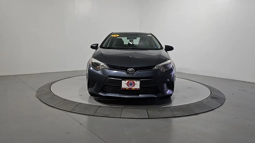 Used 2016 Gray Toyota LE image 9