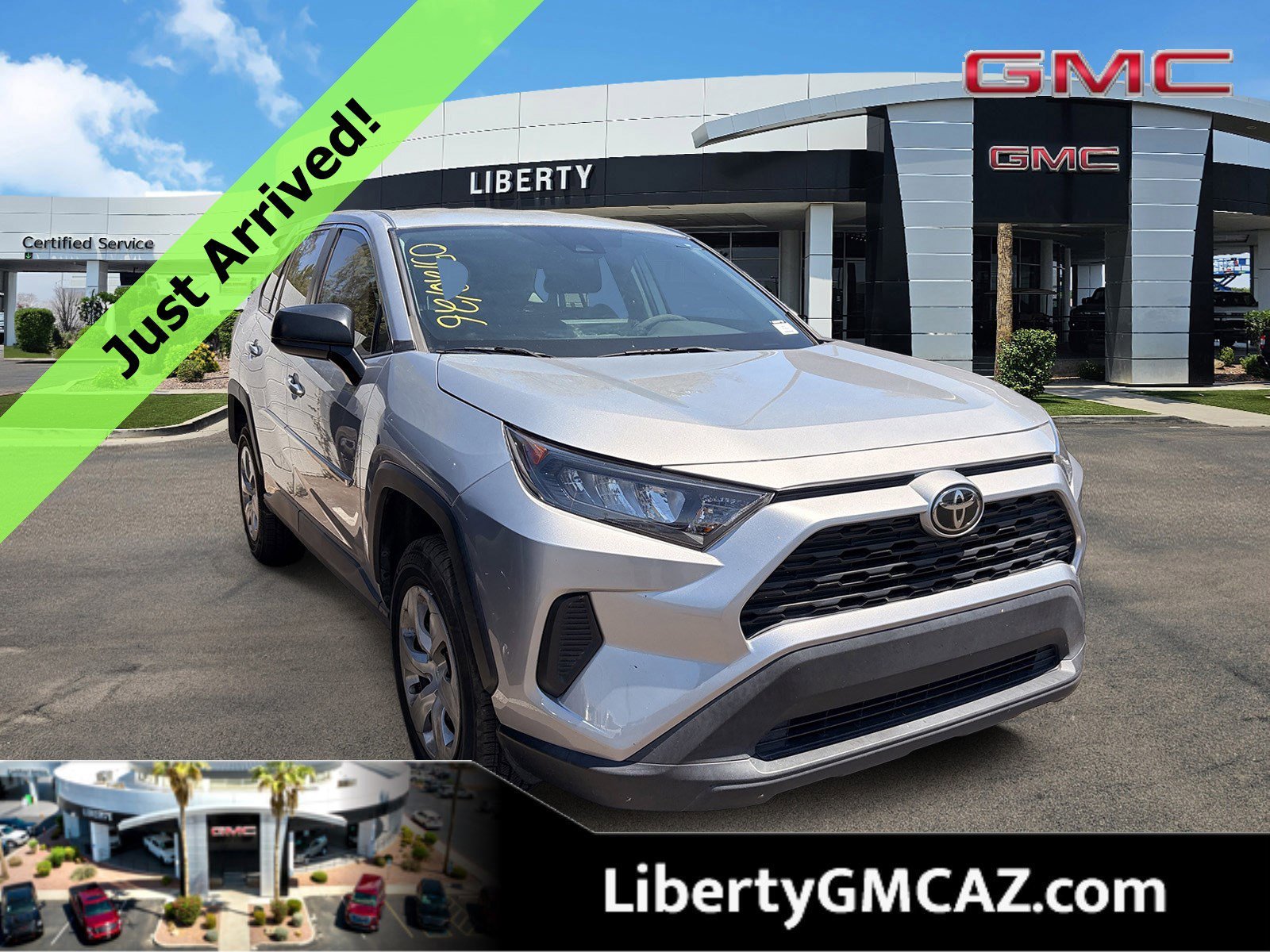 2022 Toyota RAV4 LE AWD's photo