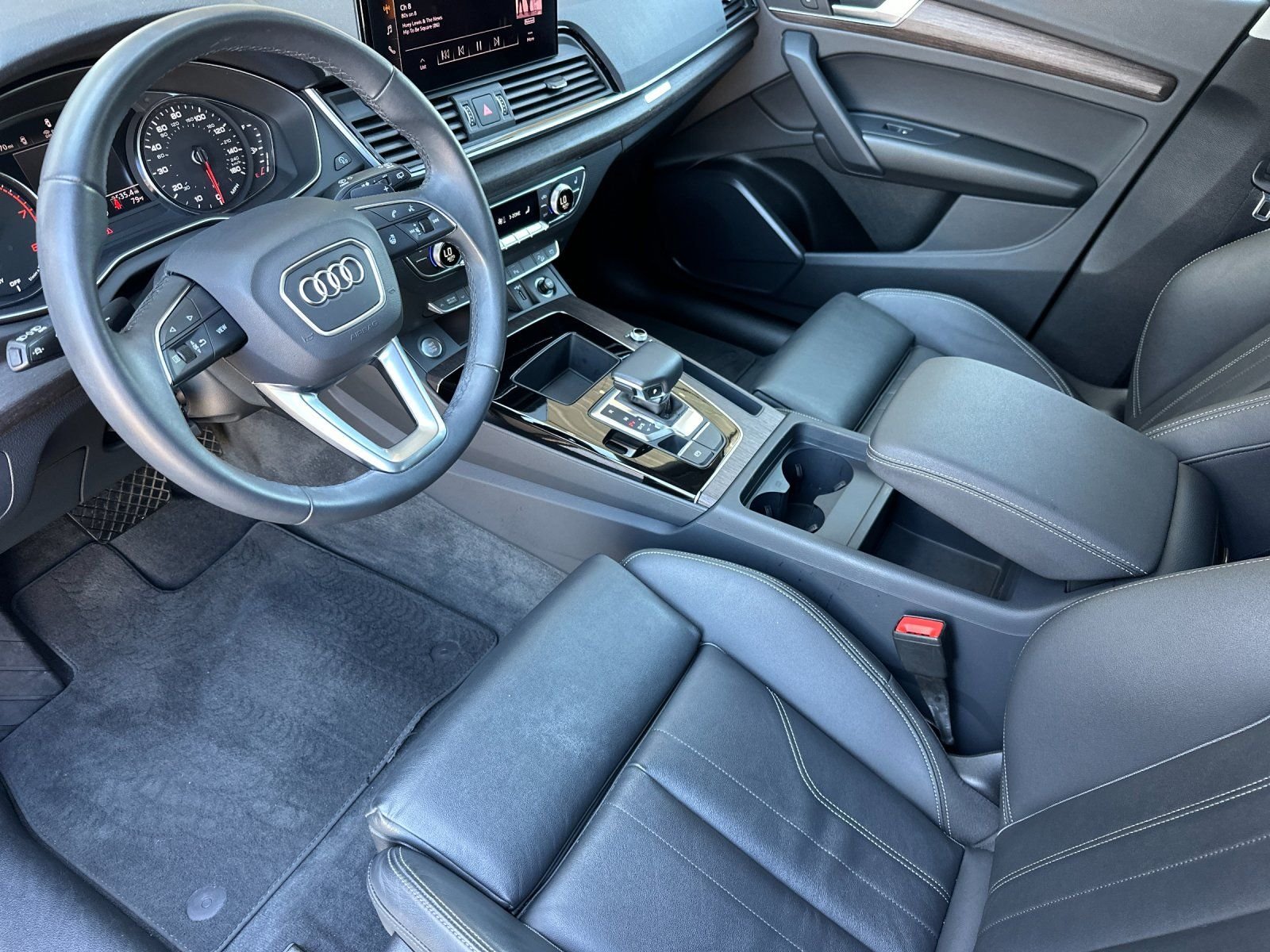 Used 2024  Audi 45 S line Premium image 9