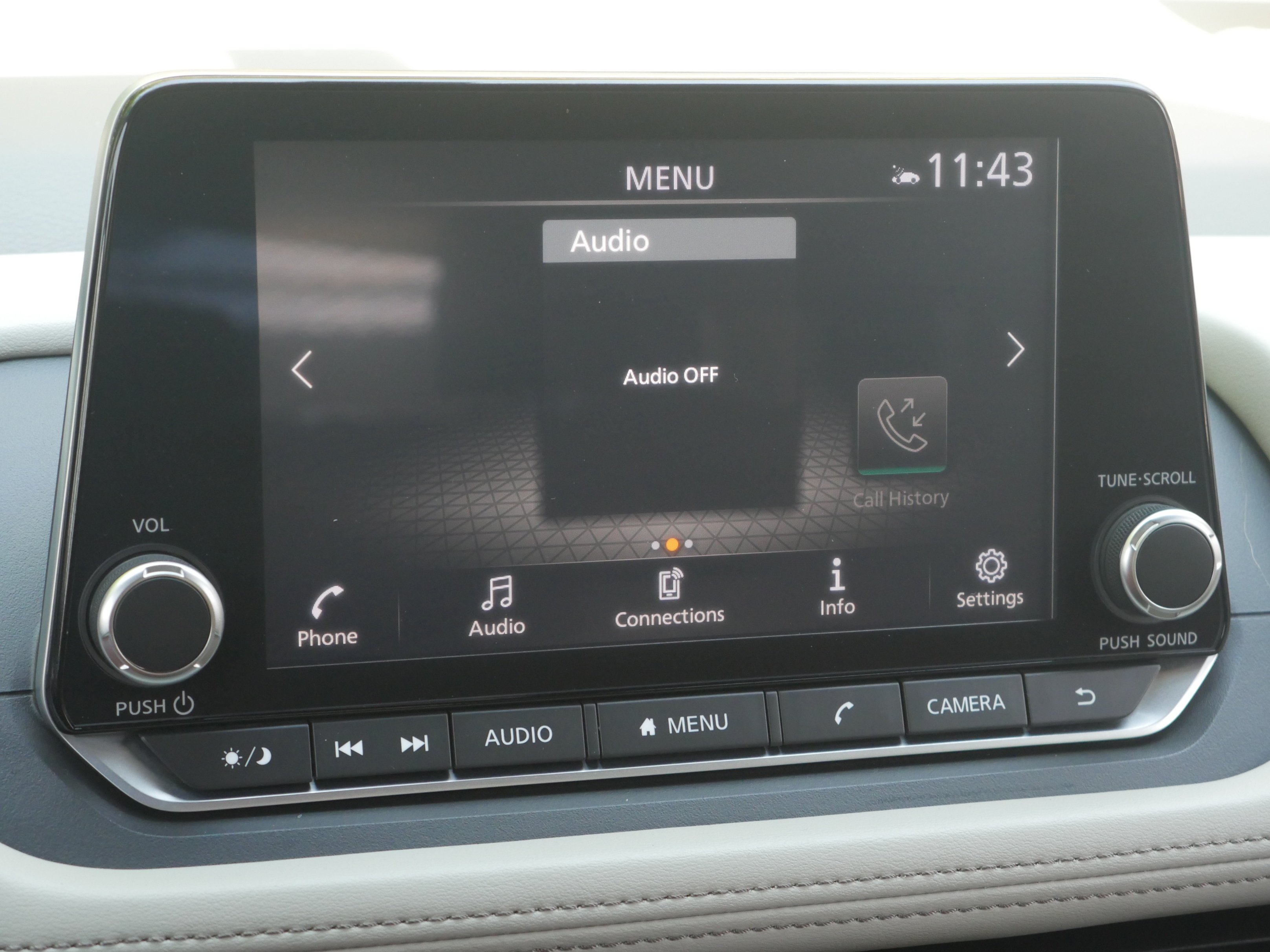 Certified Used 2023 Pearl White Tricoat Nissan SV image 10