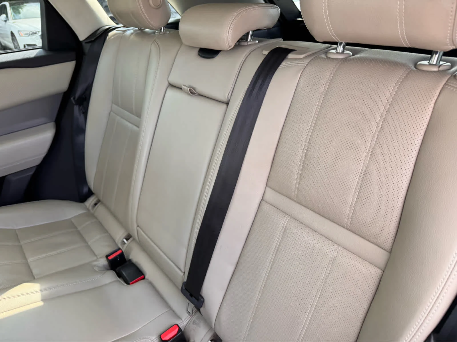 Used 2020 Fuji White Land Rover S image 23