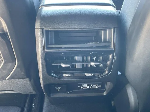 Used 2022 Silver Jeep Altitude image 12