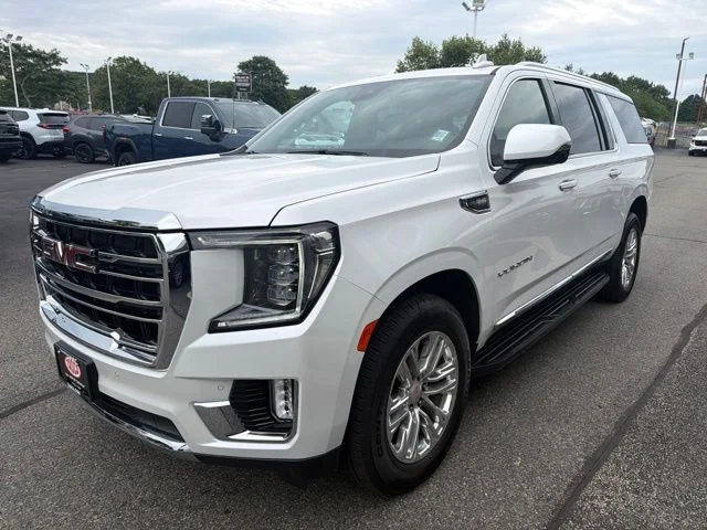 Used 2023 White GMC SLT image 7