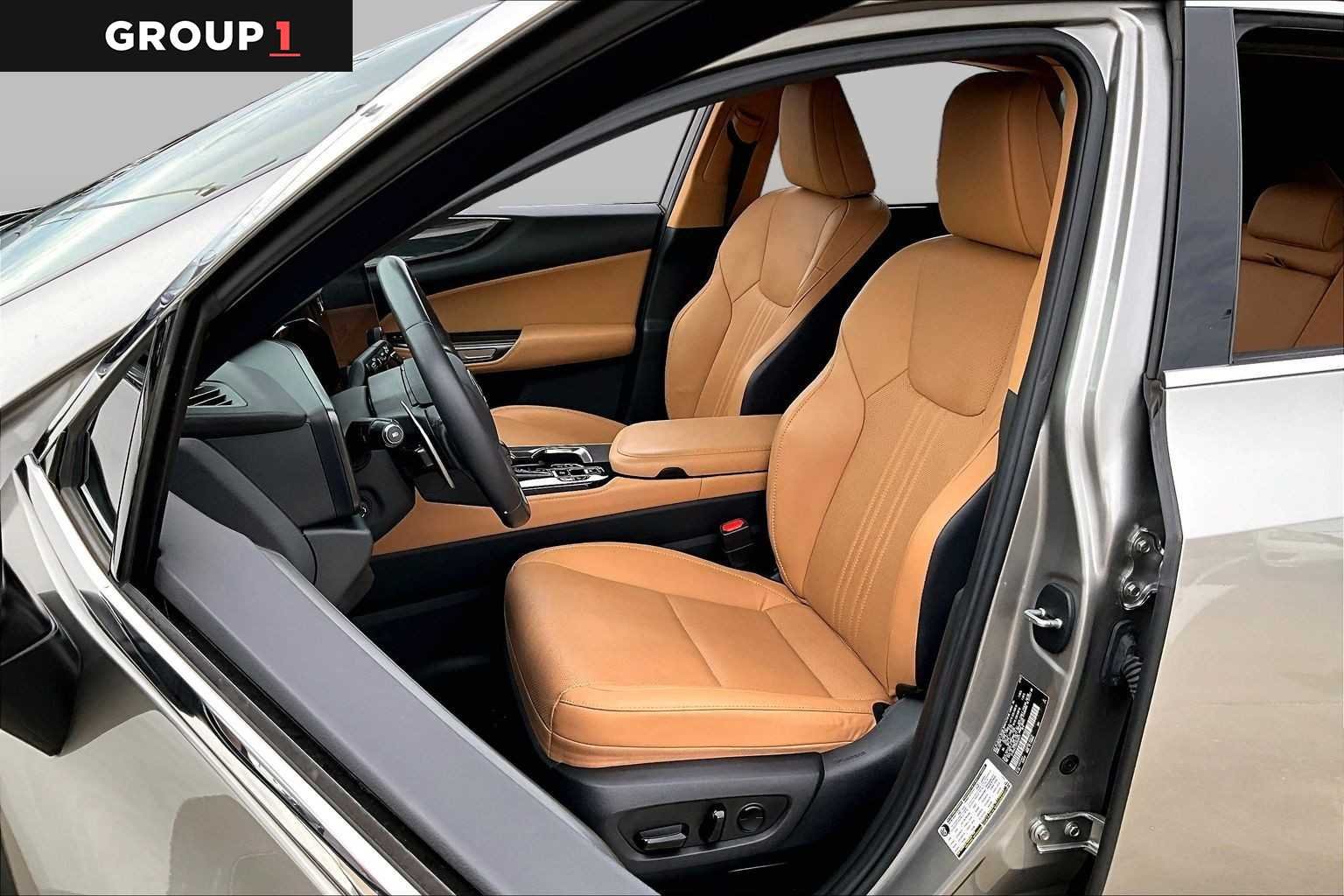 Used 2024 Atomic Silver Lexus Premium image 7