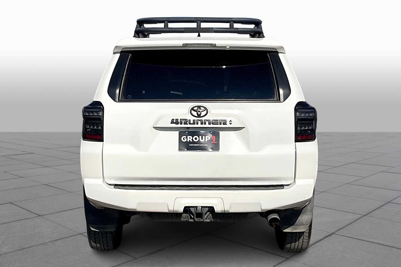 Used 2020 Super White Toyota SR5 image 5